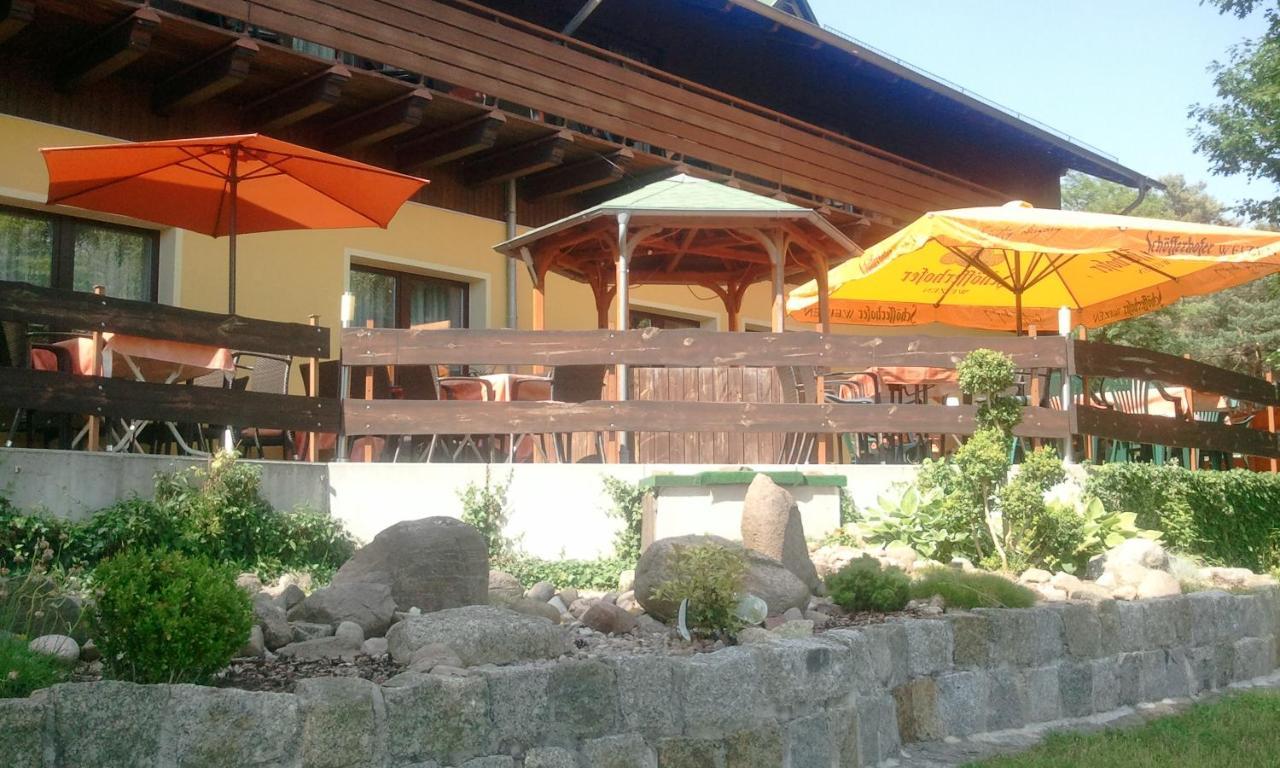Hotel Und Restaurant Karpfenschaenke Schenkendobern Exterior photo